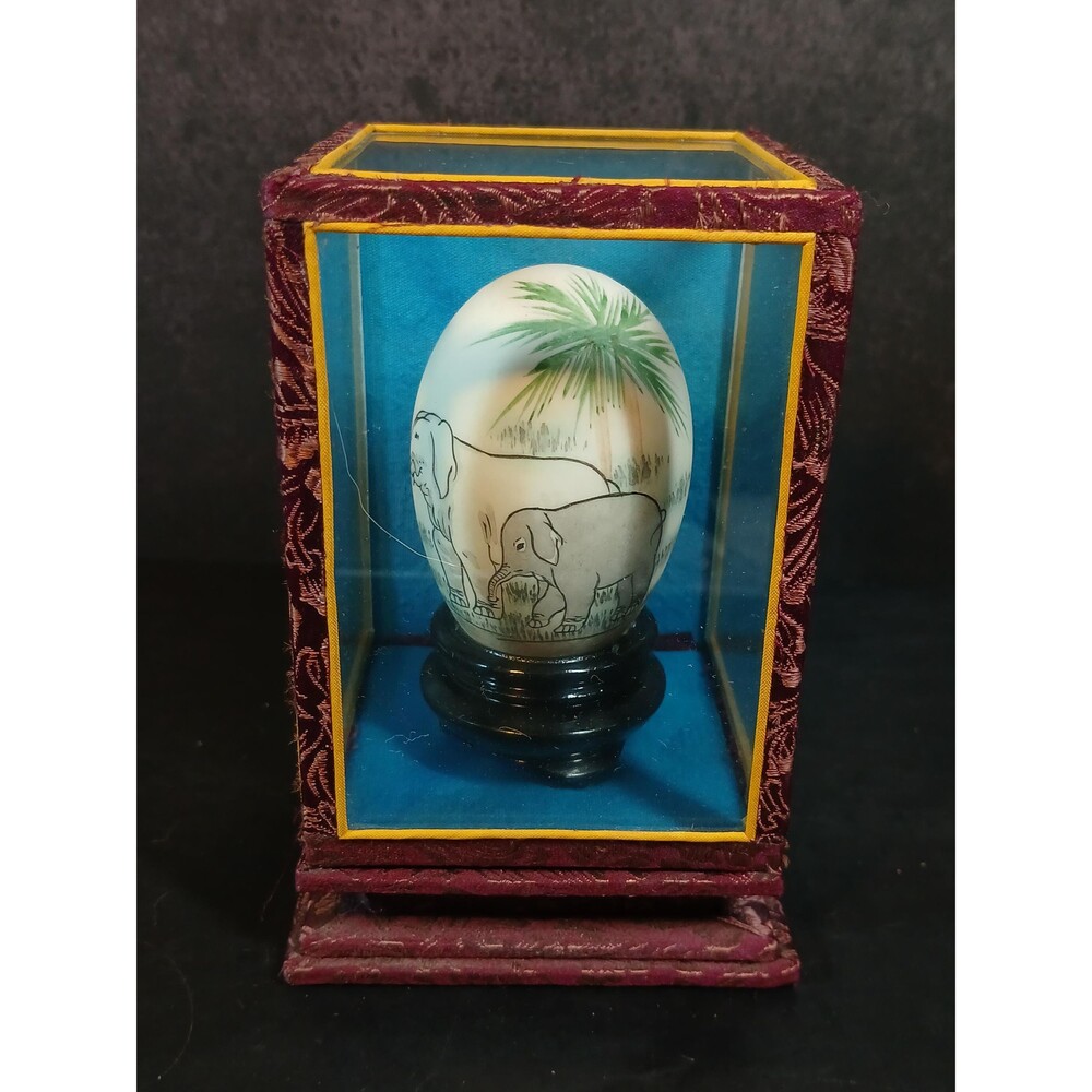 Vintage Hong Kong Decorative Egg Display Elephant Scene Palm Tree Souvenir Case